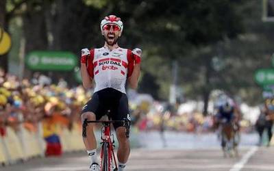 De Gendt zaldia bufalo bilakatu zenekoa