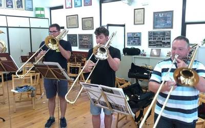 Euskadi Brass taldeak Bergarako musika eskolan egin du entsegua