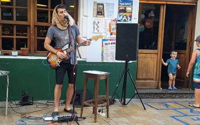 Gartxoten musikarekin ospatu zuten atzo Inpernuperen 33. urteurrena