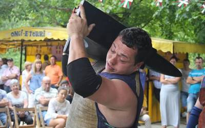 Pentatloi saiakera egingo dute gaur, Santio Egunez