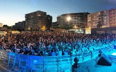 'Los 40 summer live' jaialdirako tren eta bus bereziak antolatu dituzte