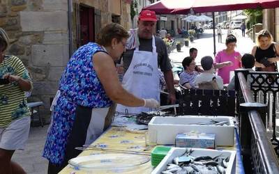 Abuztuan ere elkartasunez bustiko dira antzuolarrak