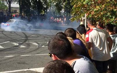 Motorshow topaketek auto klasiko mordoa batu zituzten