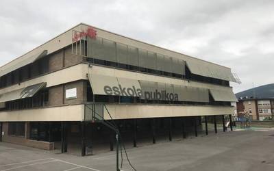 Ikasturte hasieran, Elorrioko ikasleek eraberritua izango dute eskola publikoko lehenengo solairua