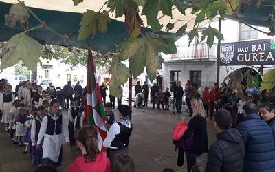 Euskal festaren atarian