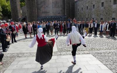Erromesak, herritarrak zein ordezkari politikoak elkartu ditu Arantzazuko Amaren egunak