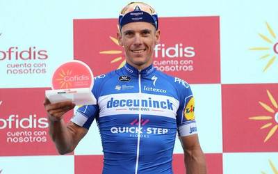 Haizeak triskantza handia egin du Gaztelako zabaletan; Gilbert-ek irabazi du etapa eta Quintana bigarren jarri da nagusian