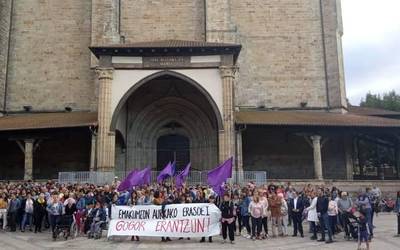 Azken eraso matxistak salatzeko kotxe karabana egingo dute gaur, Elorrion