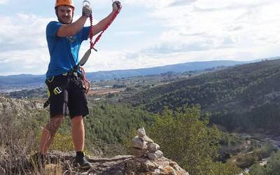 Viking Open Canyon taldearekin batera, zirkulu polar artikoko arroiletan bide berriak irekitzen dabil Xabi Mendikoa
