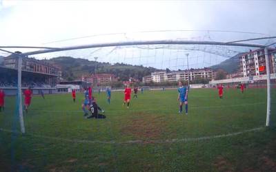 Tolosa CF-ko neskek poltsikoan dituzte lehenengo  hiru puntuak