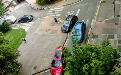 Auto batek oinezko bat jo du Durangoko Gallanda kalean