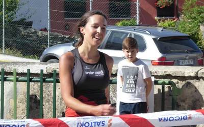 Sakanako Emakumeendako Atletismo Eskola martxan