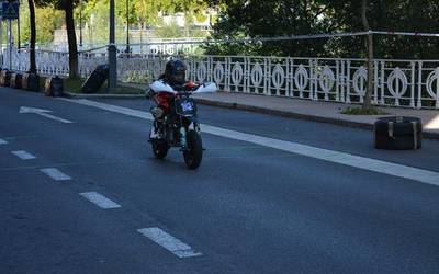 Karting eta minimotard erakustaldiak ikusmina piztu du herrian