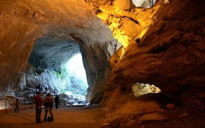 Urte honetan goiti egin dute Nafarroan ostatu hartu duten turisten kopuruak eta egonaldien iraupenak