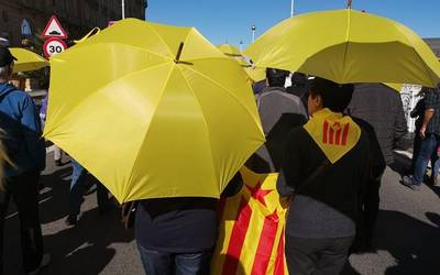 Kataluniako politikarien aurkako epaia dela-eta elkarretaratzeak deitu ditu GEk Debagoienean