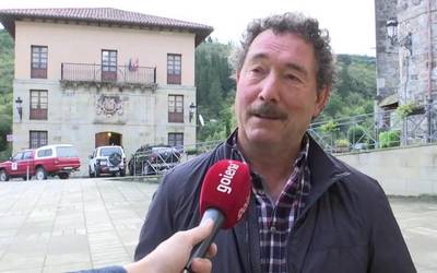 Juanito Bengoa: "Estu eta larri ibili gara zerrenda osatzeko"