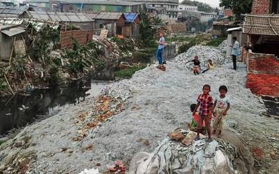 Bangladeshen joskintza tailer sozial bat egiteko 'crowdfunding' kanpaina abiatu du Bask arropa markak