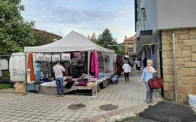 Irudietan: Denetariko iritziak sortu ditu azokaren kokagune berriak