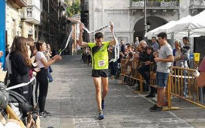 Aitor Mimenzak Oñati Arrasate lasterketa irabazi du