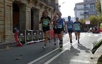 Antonio Etxeberria eta Aitana Gil azkarrenak Sakanako Herri Lasterketan