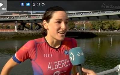 Helene Alberdi triatletaren helburuak Etb 1eko 'Helmuga' saioan