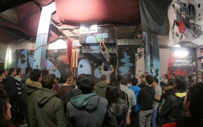 XI. Euskal Presoak Euskal Harrietara boulder txapelketa herrikoia jokatuko dute bihar Azpeitiko Gaztetxean