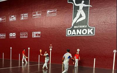 Arrizabalagak eta Lizarraldek finalerdietako itzulerako partida jokatuko dute Ikastolako frontoian