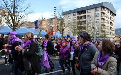 Aiaraldeko Mugimendu Feminista, Artiacheko eta Berriak supermerkatuetako langileekin bat