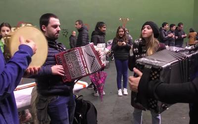 Musika eta gaztainekin ospatu zuten legorretarrek Santa Zezilia