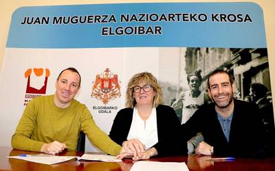 Mintxeta Atletismo Taldeak eta Elgoibarko Udalak urtez urte berrituko duten hitzarmena sinatu dute