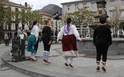 Kataluniako bi dantza talde arituko dira Urduñan abenduaren 8an