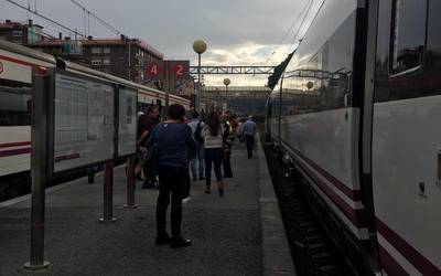 Renfeko tren zerbitzuan eragina dauka CGT sindikatuak deitutako grebak