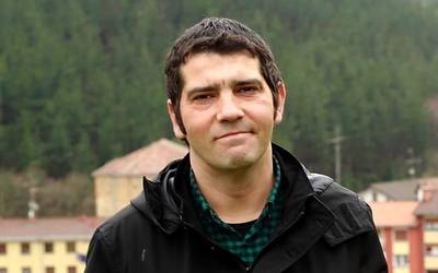 Igor Agirre alkateak "barkamena" eskatu du eta udalak ordenantza bat landuko du antenen inguruan