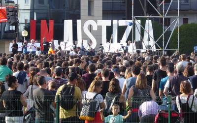 Aratz Urrizola eta Iñaki Abad Zaballako espetxetik atera dira