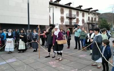 Ilusioa borborka Elizondon, Olentzero eta Mari Domingiren etorreran