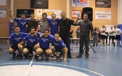 Manchester Titik irabazi du Doneztebeko IX. Eguberrietako futbito txapelketa