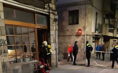 Eskolatxo okindegiko labeak su hartu du