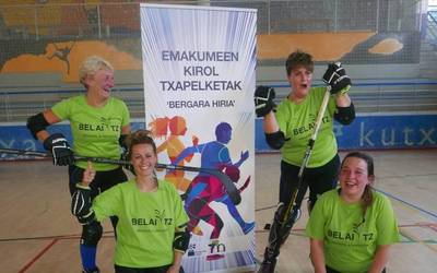 Patinajea-hockeya egiteko aukera, kiroldegian