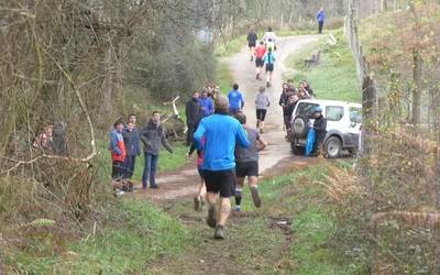 400 lagunetik gora Bergarako San Silbestre trailean