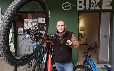 "Bizikleta elektrikoak geroz eta gehiago erabiltzen ari dira"