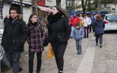 Ehunka pertsona bildu ditu Amurrioko San Anton azokak aurten