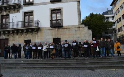 Asteroko protesta egin dute pentsiodunek eguerdian