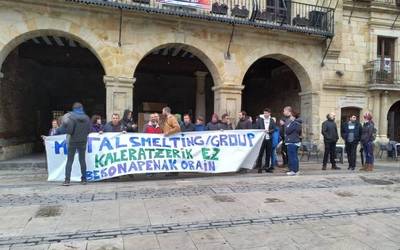 Lau langile finkoren kaleratzeak salatzeko lau egunez greba egingo dute Elorrioko Metal Smelting enpresako langileek