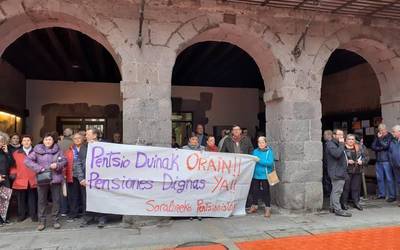 Atxikimenduak grebari Estatuko hainbat lurraldetatik
