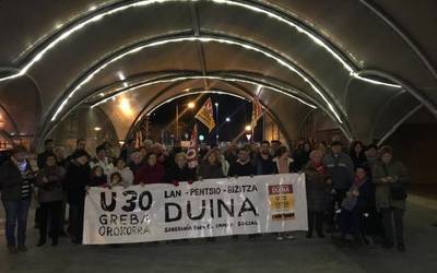 [BIDEOA] Mobilizazioak egin dituzte Durangaldeko hainbat herritan biharko greba egunaren harira