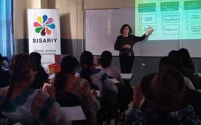 Belen Uranga Ekuadorren da, Kitxuaren Biziberritze Estrategietako Ikastaroan parte hartzen