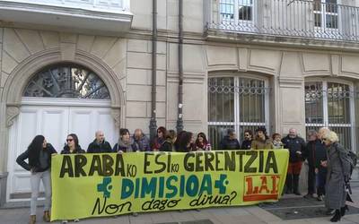 Santiago ospitaleko sukaldearen kudeaketa ikuskatzea baztertu du Legebiltzarrak
