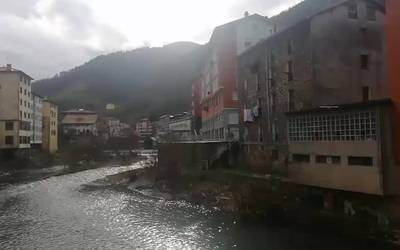 Soraluze, kamera bizkorraren begietatik