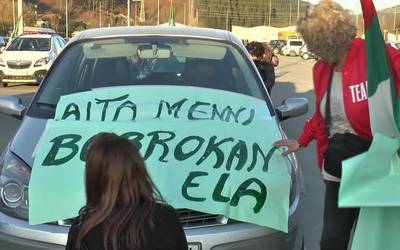 Aita Menniko langileen karabana zaratatsua hitzarmen duina eskatzeko