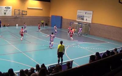 Bigarren itzulian lautik lau irabazita play  off postuetatik bost puntura dago Lauburu
